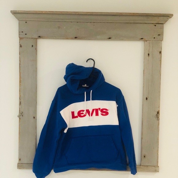Levi’s Sweatshirt - Picture 1 of 3